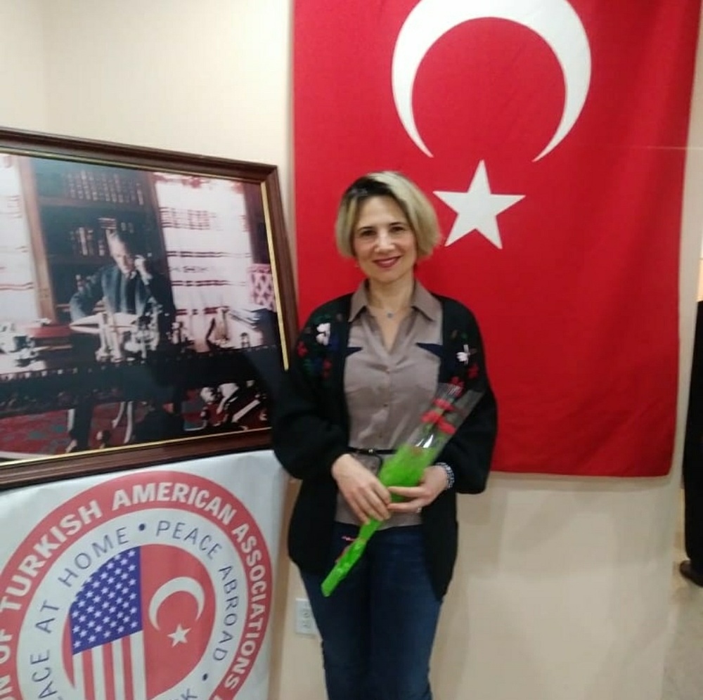 Meet your Posher, Sinem